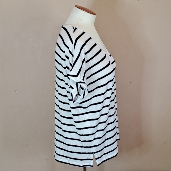 Zara, black & white striped top size large - Picture 3 of 11